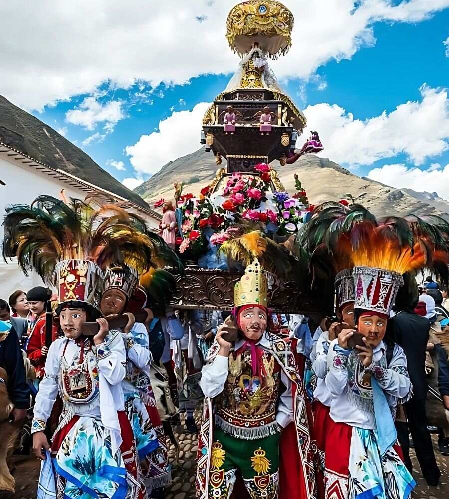 virgen del carmen en paucartambo
