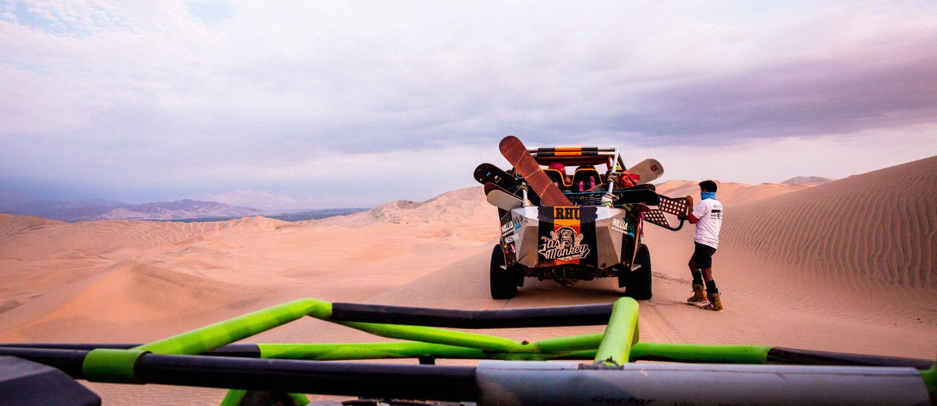 buggy in the huacachina oasis